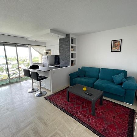Beau Studio Dans Residence Avec Piscine Et Vue Sur La Ville - 5Min Des Plages Mandelieu Eksteriør bilde