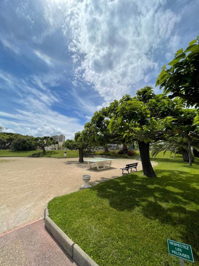 Beau Studio Dans Residence Avec Piscine Et Vue Sur La Ville - 5Min Des Plages Mandelieu Eksteriør bilde