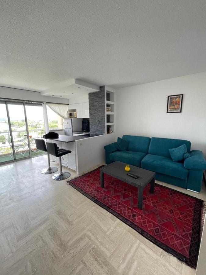 Beau Studio Dans Residence Avec Piscine Et Vue Sur La Ville - 5Min Des Plages Mandelieu Eksteriør bilde