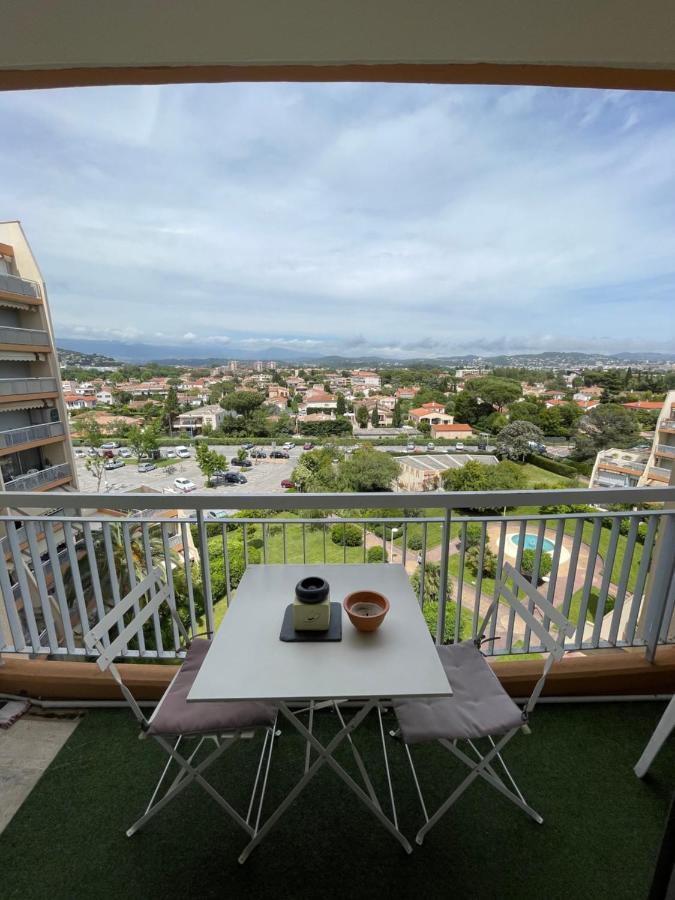 Beau Studio Dans Residence Avec Piscine Et Vue Sur La Ville - 5Min Des Plages Mandelieu Eksteriør bilde
